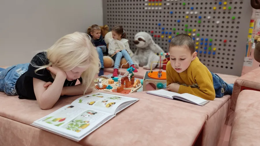 15.12. 2.třída v knihovně